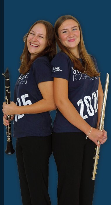 Emilia Hitzler und Annina Hartmann